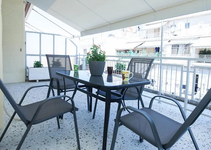 Modern 1 Bd Balcony Apt Near Metro In Kato Patisia