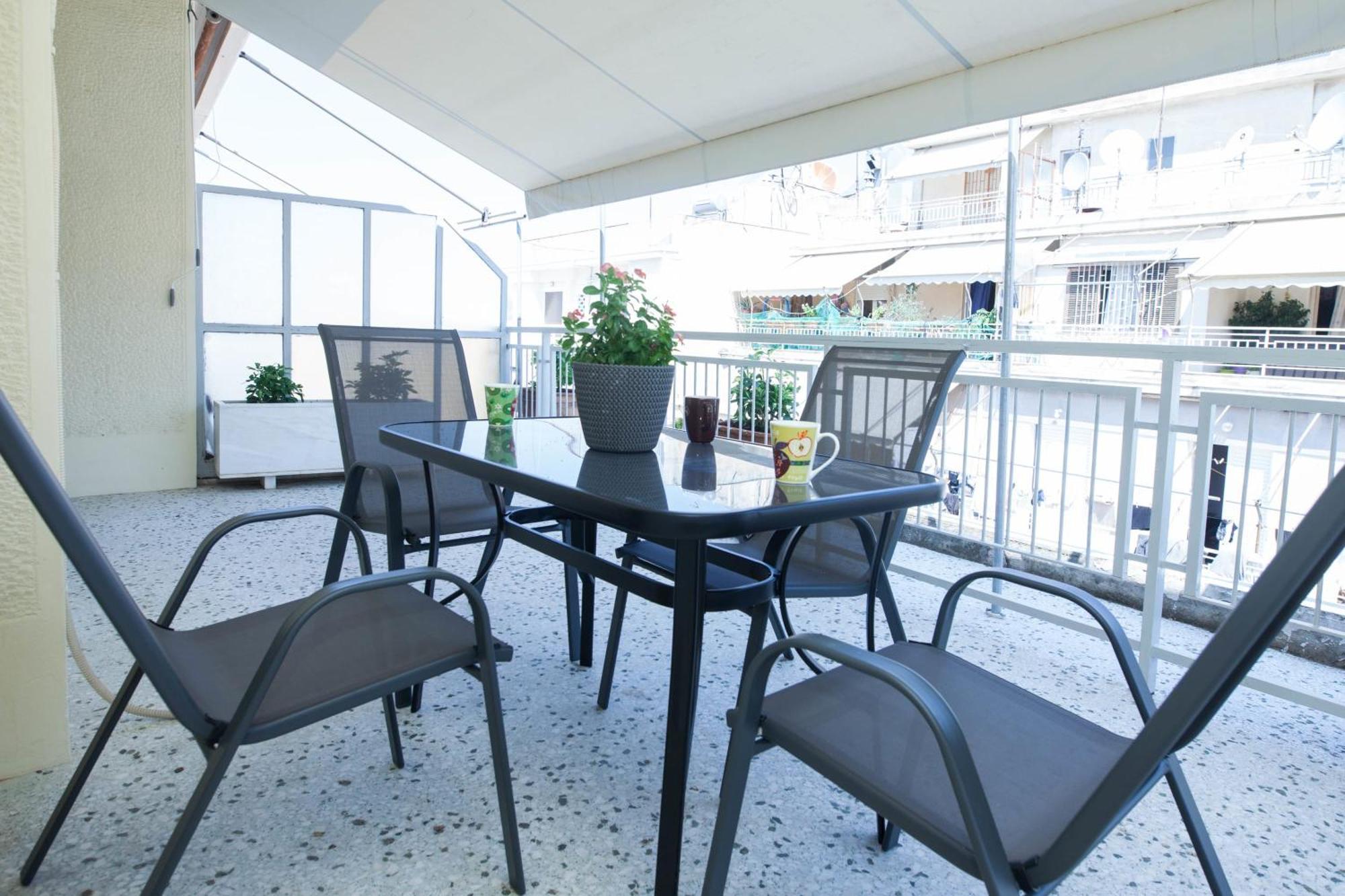 Modern 1 Bd Balcony Near Metro In Kato Patisia Apartament