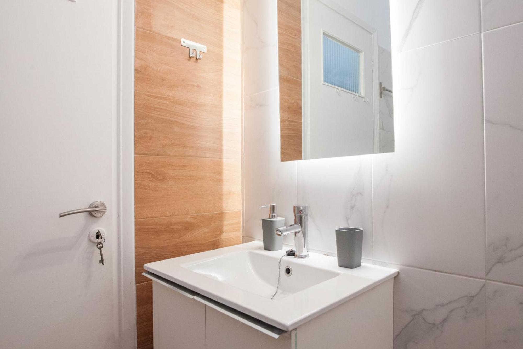 Apartament Modern 1 Bd Balcony Near Metro In Kato Patisia
